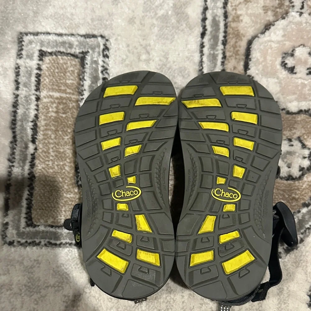 Size 13 Chaco Kids Black Sandals with Gray-Yellow/Green Straps - Picture 4 of 4